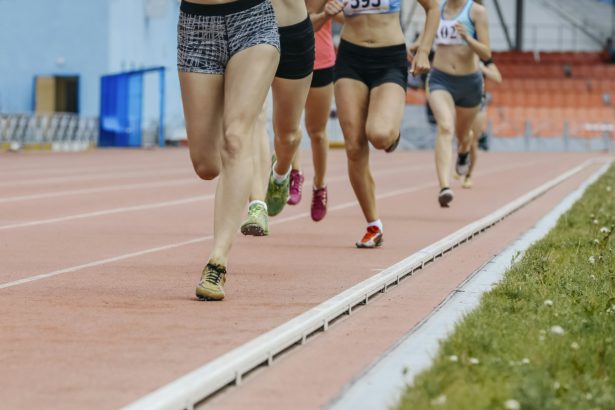 Race Girls 800 Meters in Stadium